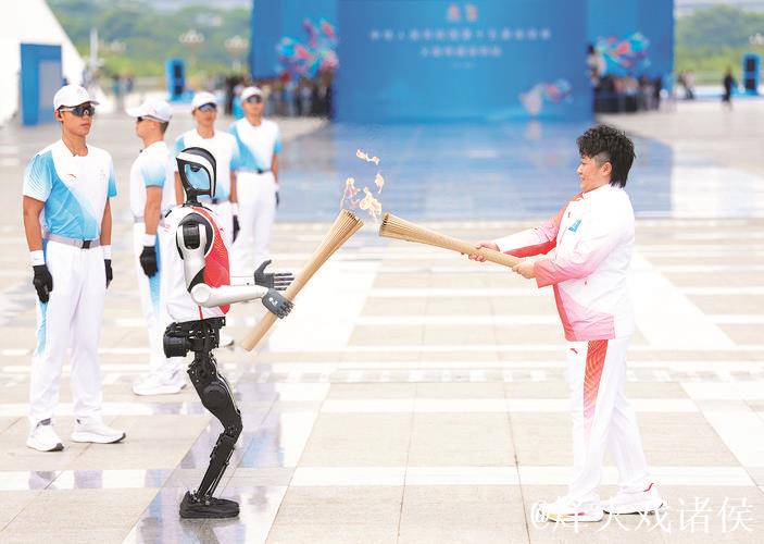 火炬传递“三地联动 四城同传” 火炬传递“三地联动 四城同传”